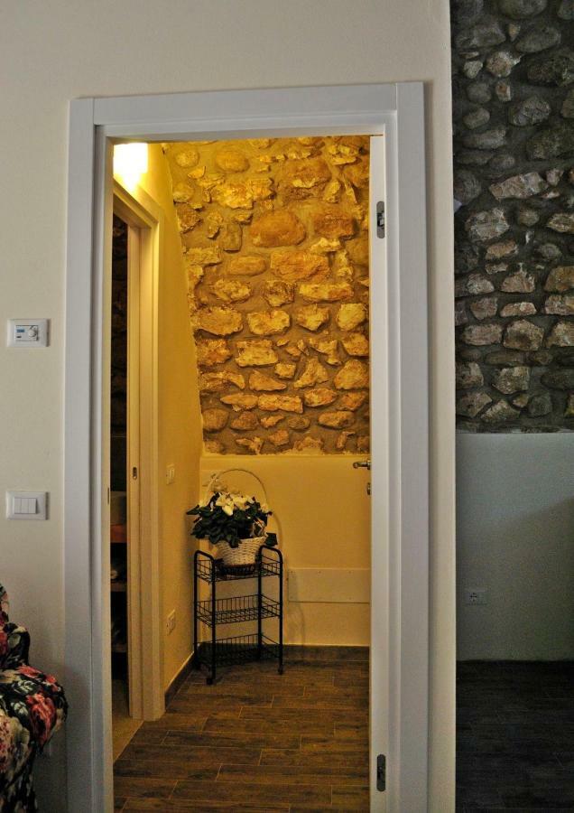 Rustico Di Charme - Le Colline Di Bardolino Villa Bagian luar foto