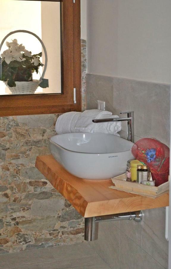 Rustico Di Charme - Le Colline Di Bardolino Villa Bagian luar foto